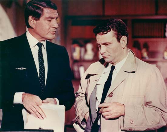 Gene Barry and Peter Falk in Prescription: Murder