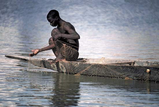 Mali: fisherman on the Bani River