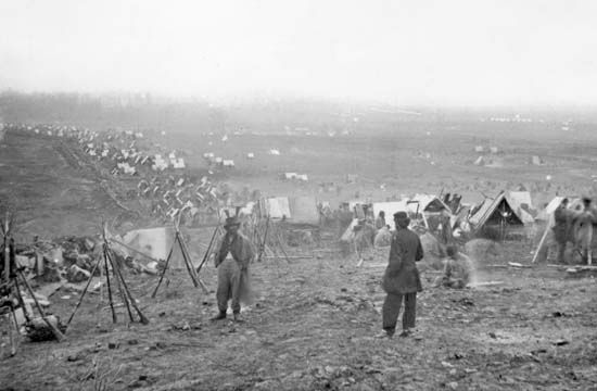 Union troops behind the lines, Nashville, Tenn.