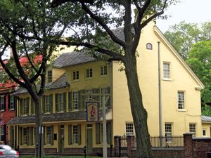 Haddonfield: Indian King Tavern