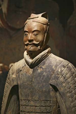 Qin tomb: terra-cotta soldier