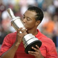 Tiger Woods kissing the Claret Jug, 2006