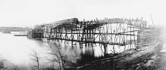 Union engineers on Tennessee River, 1863