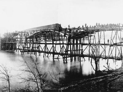 Union engineers on Tennessee River, 1863