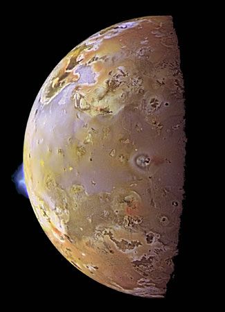 volcanic plumes on Io