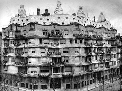 Casa Milá, Barcelona, by Antoni Gaudí, 1905–10.