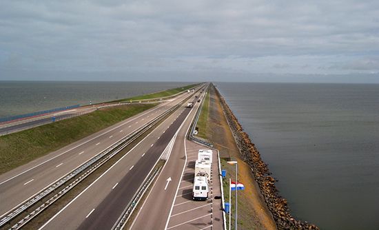 Afsluitdijk dam