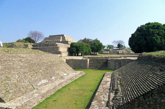 Monte Albán: tlachtli ball court