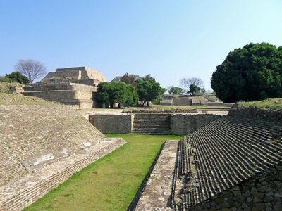 Monte Albán: tlachtli ball court