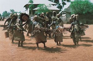 Jukun women dancing