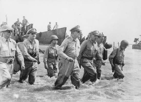 Douglas MacArthur at the Battle of Leyte Gulf