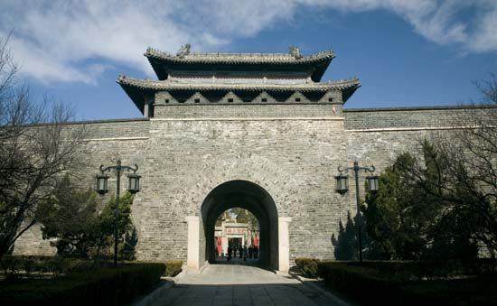 gate in the city wall of Qufu