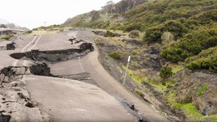 How earthquakes cause seismic waves