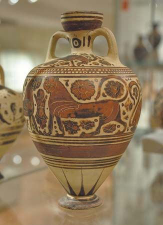 perfume vase (amphoriskos)