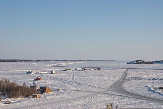 Great Slave Lake: public ice road