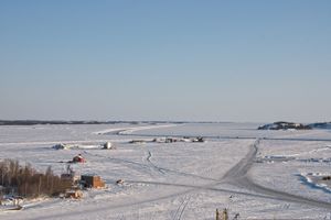 Great Slave Lake: public ice road