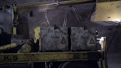 Observe the drilling and blasting work in a potash mine in Germany