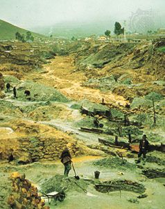 Tin mining near Oruro, Bolivia