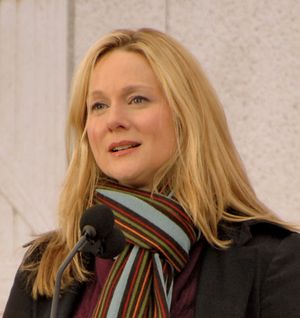 Laura Linney