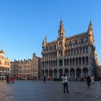 Grand Place Grote Markt with Town Hall Hotel de Ville and Maison du Roi King`s House or Breadhouse in Brussels. Travel