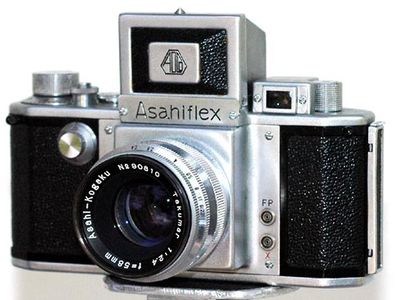 35mm single-lens reflex (SLR) camera