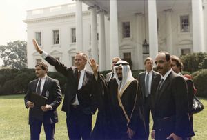 George H.W. Bush and Sheikh Jābir al-Aḥmad al-Jābir al-Ṣabāḥ