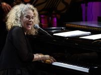 Singer and songwriter Carole King