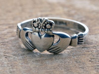 Claddagh ring