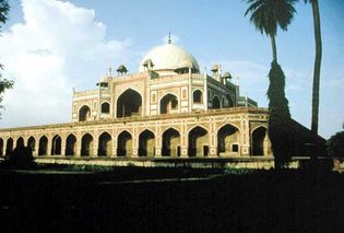 Delhi: Humāyūn's tomb