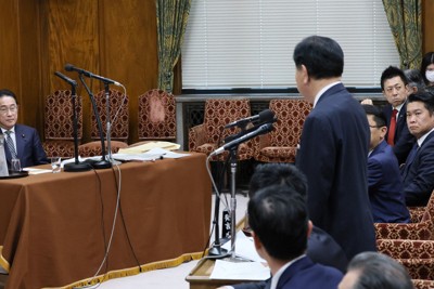 政倫審、「予算委の録画」　自民から「首相出ない方がよかった」の声