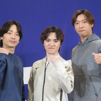 トークショーに登壇した（左から）中野耀司さん、宇野昌磨さん、小林宏一さん＝東京都内で2024年9月14日午後2時54分、倉沢仁志撮影