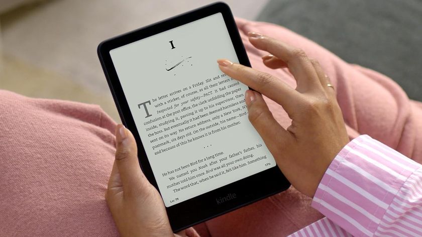 amazon kindle paperwhite 2024 lifestyle image