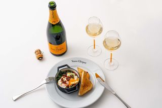 Veuve Clicquot Sunny Side Up cafe