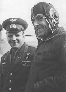 Yuri Gargarin (left) with Vladimir Komarov