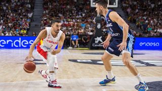 EuroBasket: Jaime Fernández (Spanien) och Lefteris Bochorides (Grekland) från en träningsmatch inför turneringen