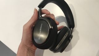 Bowers & Wilkins PX8