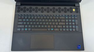 Alienware m18 R2