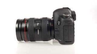 Canon EOS 5D Mark III vs Nikon D800