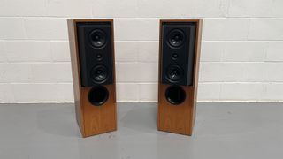 KEF Reference 104/2 floorstanding speakers