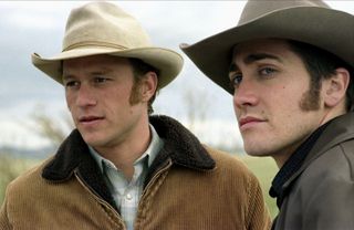 (L to R) Heath Ledger as Ennis Del Mar and Jake Gyllenhaal as Jack Twist in Brokeback Mountain, one of the best movies on Netflix