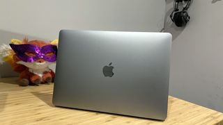 Apple MacBook Pro (13-inch, M1, 2020)