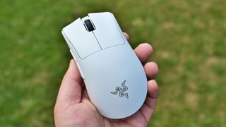 Razer DeathAdder V3 Pro in white (2022).