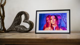 Aura Carver Mat digital frame