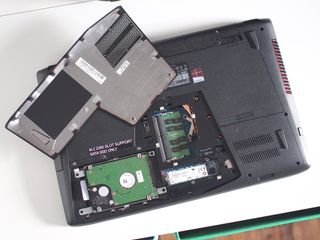 The inside of an ASUS GL552.