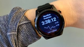 A photo of the visual race predictor on the Garmin Fenix 7