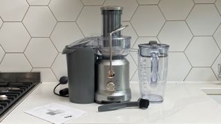 Breville The Juice Fountain Cold juicer with jug