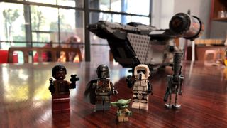 Lego Star Wars Razor Crest_Minifigs close up_Susan Arendt