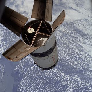 apollo 7 docking