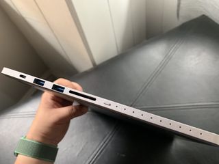 Linedock 13" side USB-C, USB-A, SD Card slot, LED Light indicator status