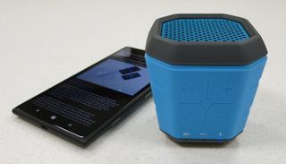 Lumsing splashproof speaker HiFi MM526 Windows Phone Lumia 1520 review